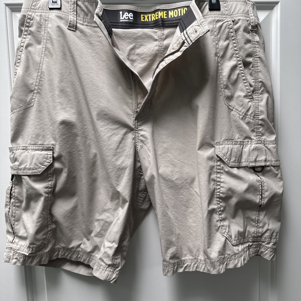 Lee Extreme Motion Performance Series Cargo Shorts‎ Men's 40 Waist Utility Chic